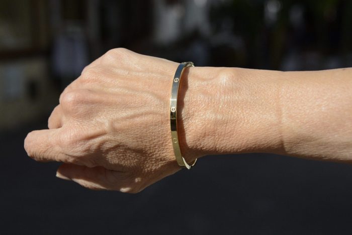 pulsera rígida de acero