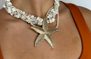 Collar coral blanco estrella
