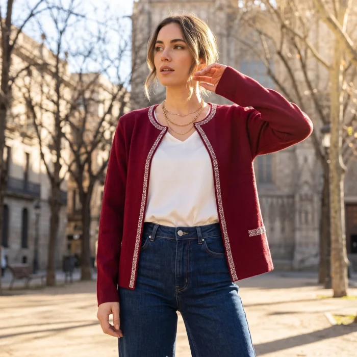Chaqueta corta granate con brillos Kloreys